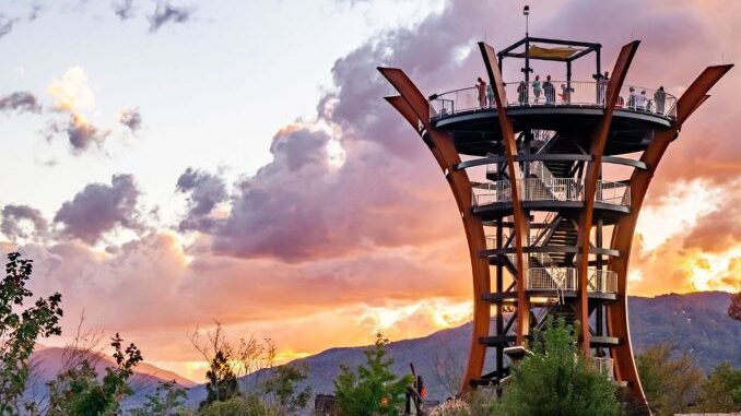 anakeesta during sunset in smoky mountains