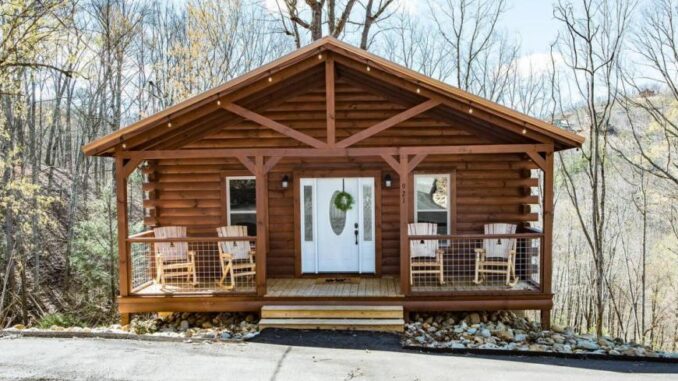 smoky mountain cabin in Gatlinburg tennessee located at 921 STATHAM WAY, UNIT 1