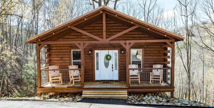 smoky mountain cabin in Gatlinburg tennessee located at 921 STATHAM WAY, UNIT 1